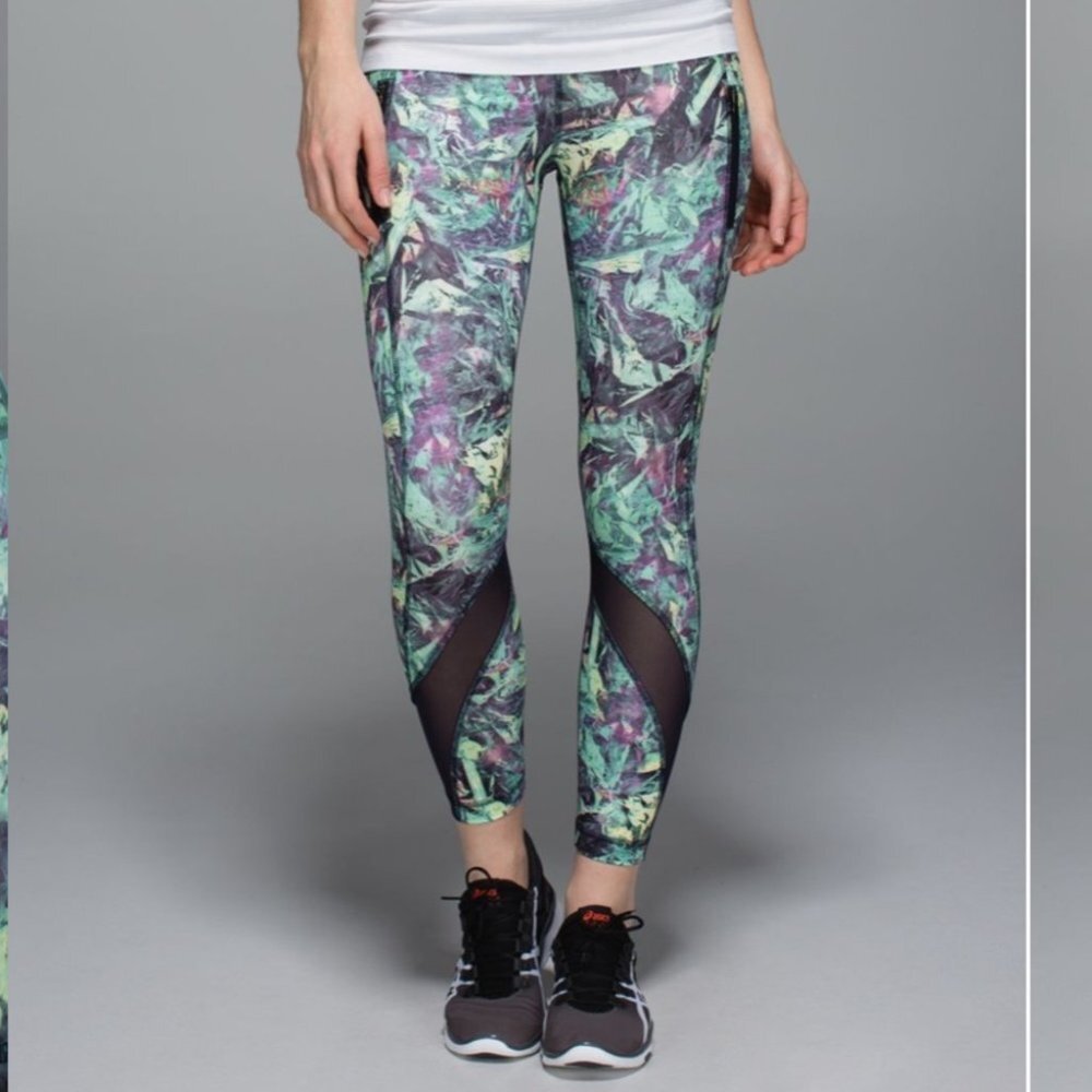 Lululemon Inspire Tight II *Full-On Luxtreme (Mesh)Iridescent Multi /Naval Blue
